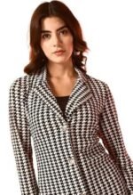 Additional Information ManufacturerRESET COLLECTION PackerRESET COLLECTION Item Weight300 g Item Dimensions LxWxH20 x 20 x 3 Centimeters Net Quantity1.00 count Generic NameBlazer