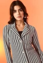 Additional Information ManufacturerRESET COLLECTION PackerRESET COLLECTION Item Weight300 g Item Dimensions LxWxH20 x 20 x 3 Centimeters Net Quantity1.00 count Generic NameBlazer - Image 2