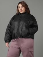 Women's Standard Length Standard Length Solid Oversized Fit Full Sleeve Collar Nylon Jacket - Image 4